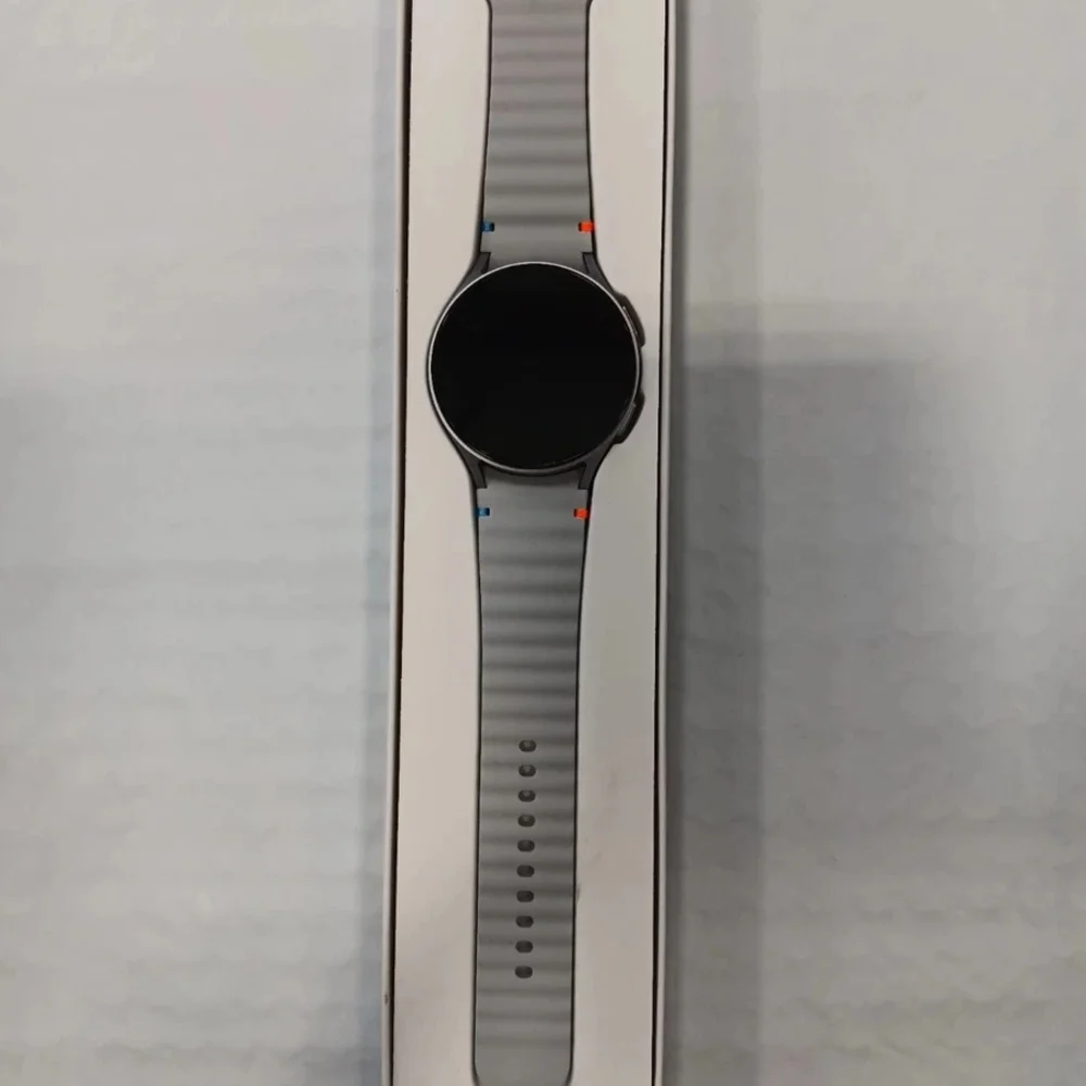 Samsung Galaxy Watch7 with Sleek Gray Band
